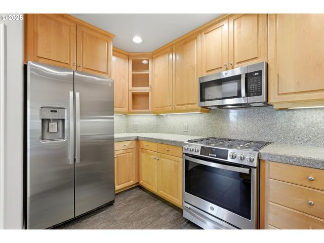 4832 Nw PROMENADE Ter 316, Portland, OR 97229