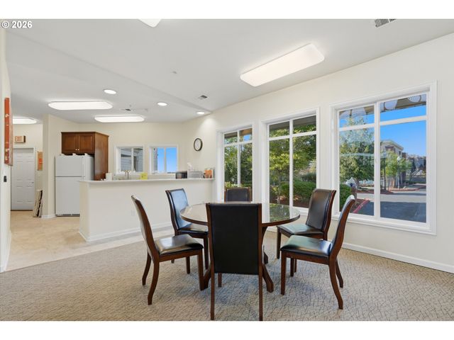 4832 Nw PROMENADE Ter 316, Portland, OR 97229