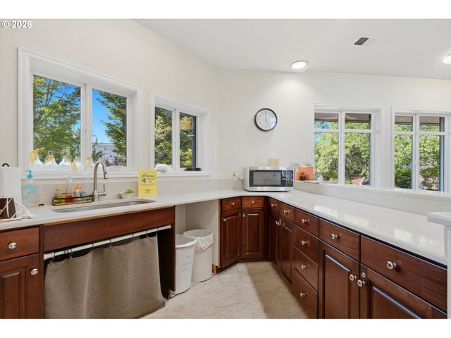 4832 Nw PROMENADE Ter 316, Portland, OR 97229
