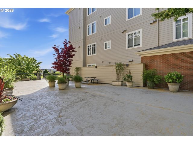 4832 Nw PROMENADE Ter 316, Portland, OR 97229