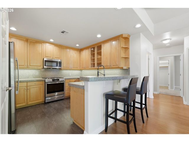 4832 Nw PROMENADE Ter 316, Portland, OR 97229