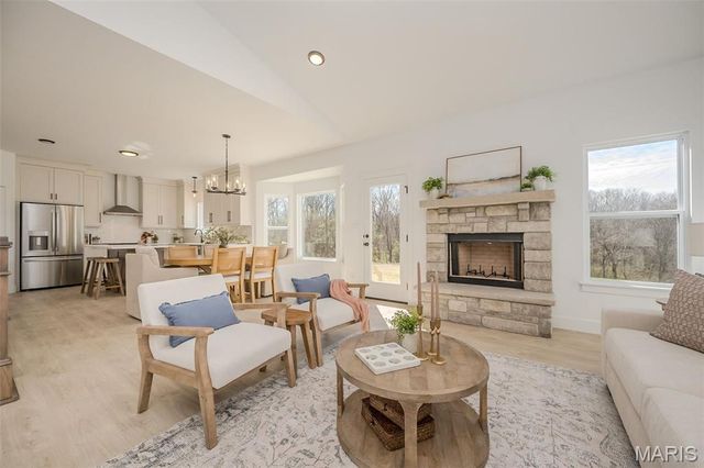 171 Sydnorville, Troy, MO 63379