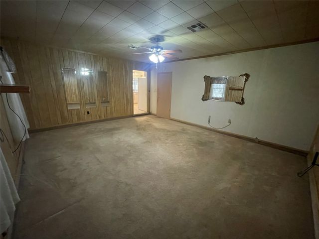 212 E Rentz Street, Weatherford, TX 76086