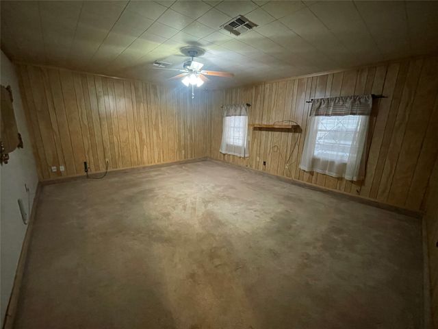 212 E Rentz Street, Weatherford, TX 76086