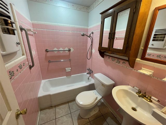 212 E Rentz Street, Weatherford, TX 76086