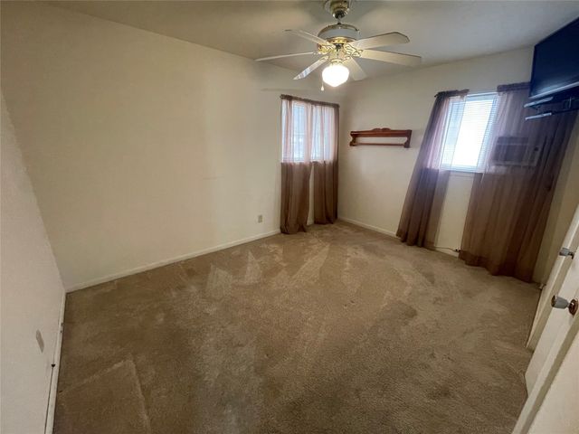 212 E Rentz Street, Weatherford, TX 76086