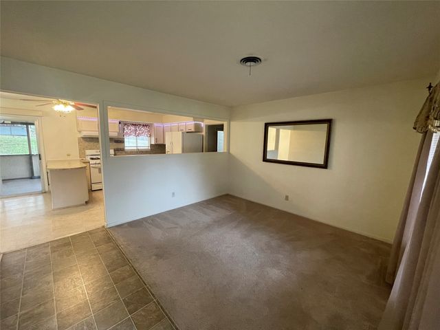 212 E Rentz Street, Weatherford, TX 76086