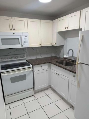 271 NW 177th St B-101, Miami Gardens, FL 33169