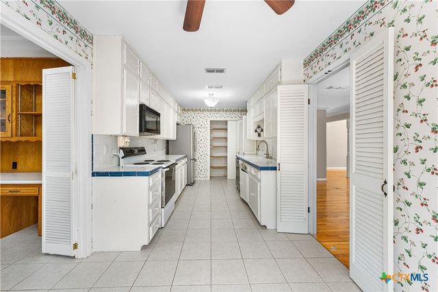 906 Illinois Avenue, Killeen, TX 76541