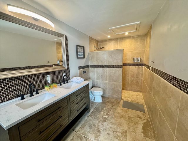 10319 LAKE CARROLL WAY, Tampa, FL 33618