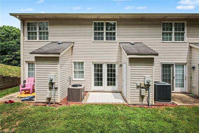 525 Highland Park Drive D, Eden, NC 27288
