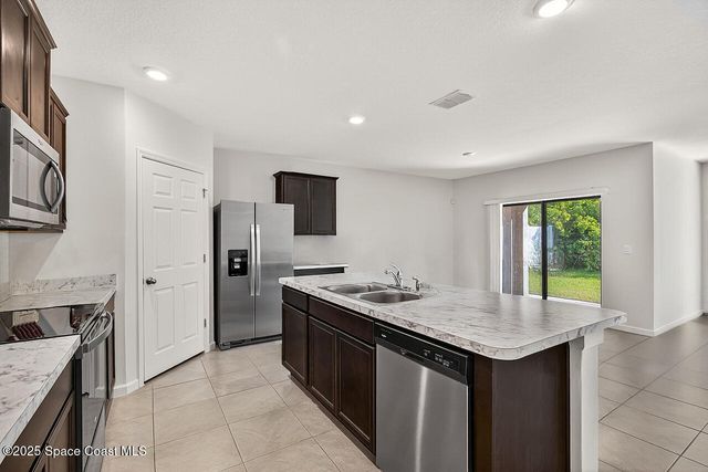 5307 Entertainment Way, Fort Pierce, FL 34947