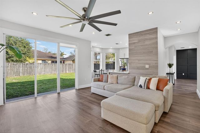 10835 SW 245th St, Homestead, FL 33032