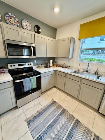 1710 SE 9th Ave, Homestead, FL 33034