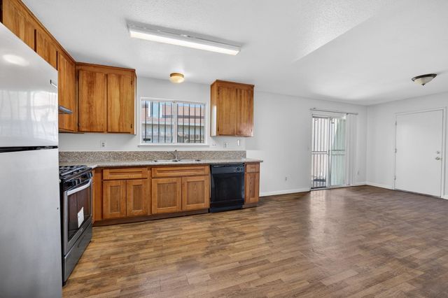 7598 Citrus Ave, Sacramento, CA 95823