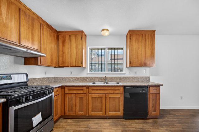 7598 Citrus Ave, Sacramento, CA 95823