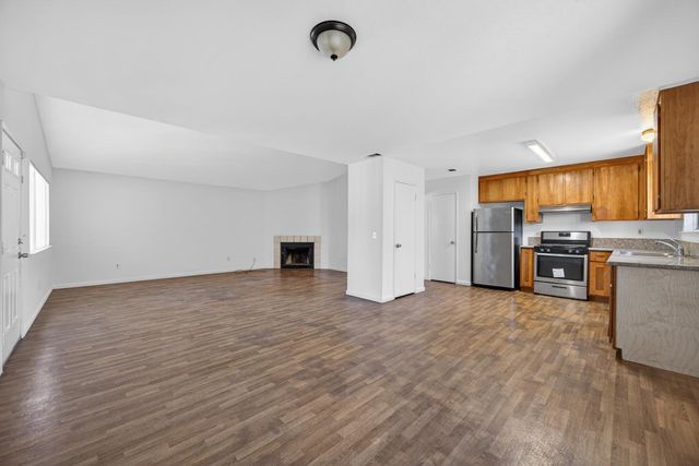 7598 Citrus Ave, Sacramento, CA 95823