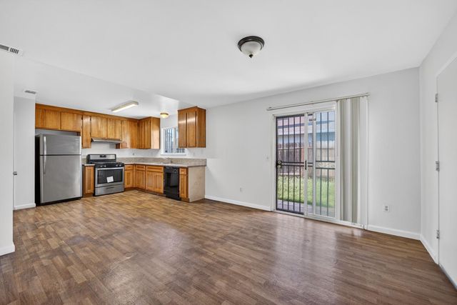 7598 Citrus Ave, Sacramento, CA 95823