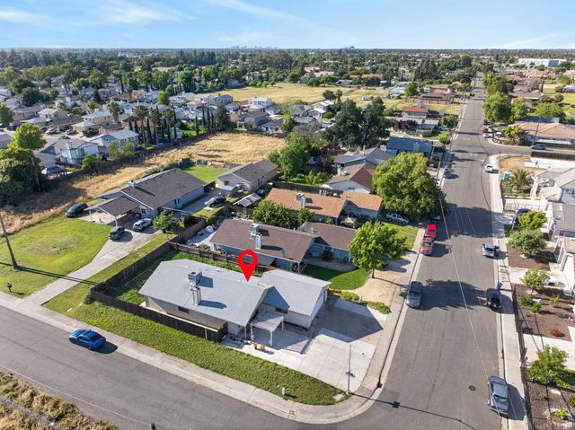 7598 Citrus Ave, Sacramento, CA 95823