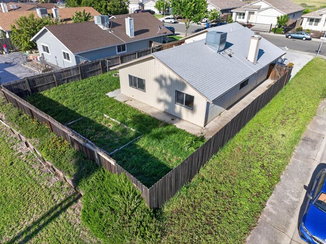 7598 Citrus Ave, Sacramento, CA 95823