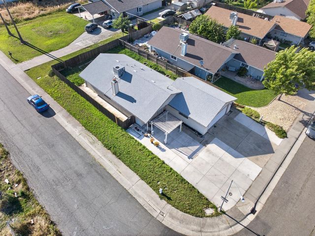 7598 Citrus Ave, Sacramento, CA 95823