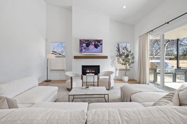 3205 Dolphin DR, Austin, TX 78704