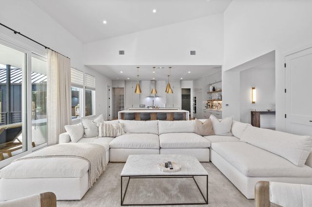 3205 Dolphin DR, Austin, TX 78704