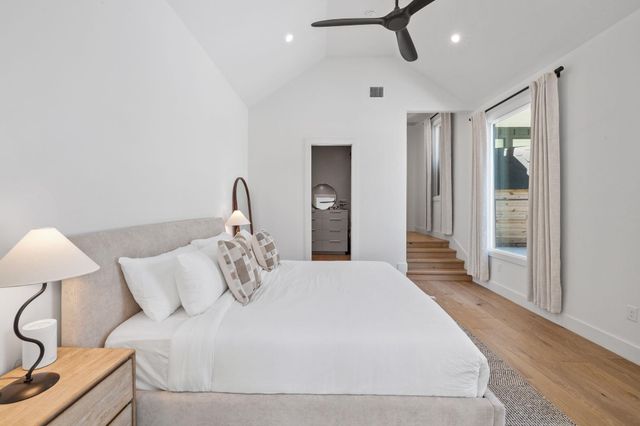 3205 Dolphin DR, Austin, TX 78704