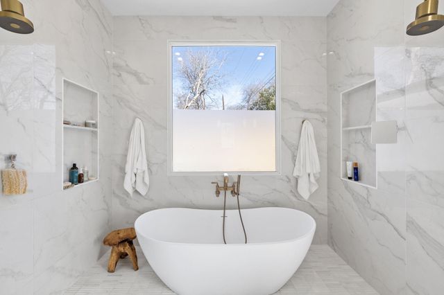 3205 Dolphin DR, Austin, TX 78704