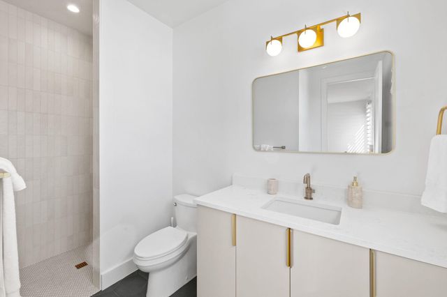 3205 Dolphin DR, Austin, TX 78704