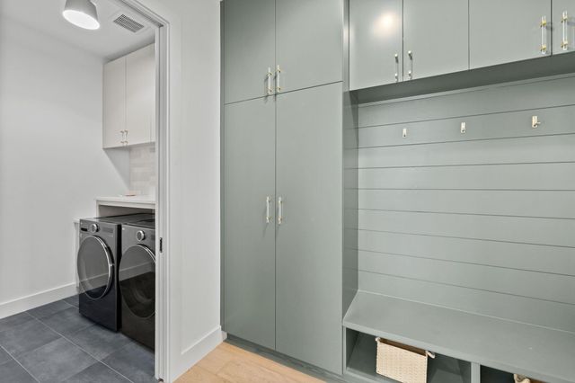 3205 Dolphin DR, Austin, TX 78704