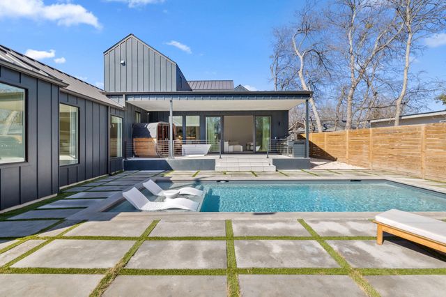 3205 Dolphin DR, Austin, TX 78704