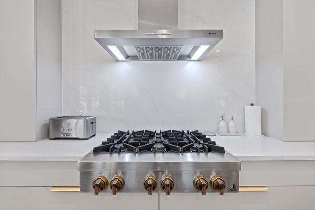 3205 Dolphin DR, Austin, TX 78704