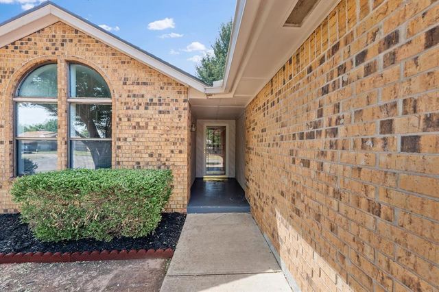 216 Kara Court, Norman, OK 73071