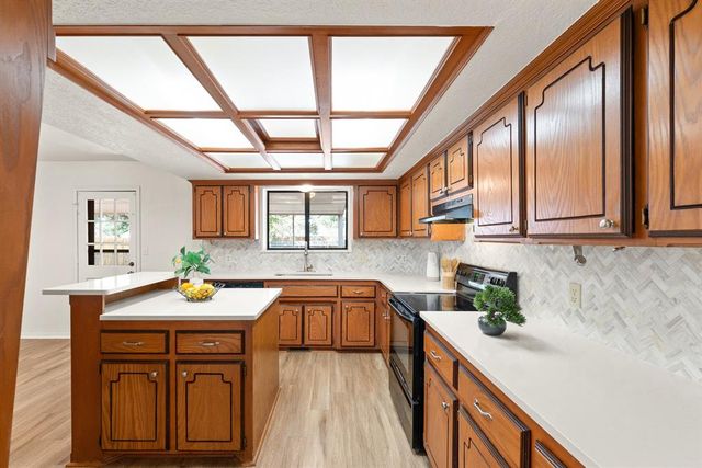 216 Kara Court, Norman, OK 73071