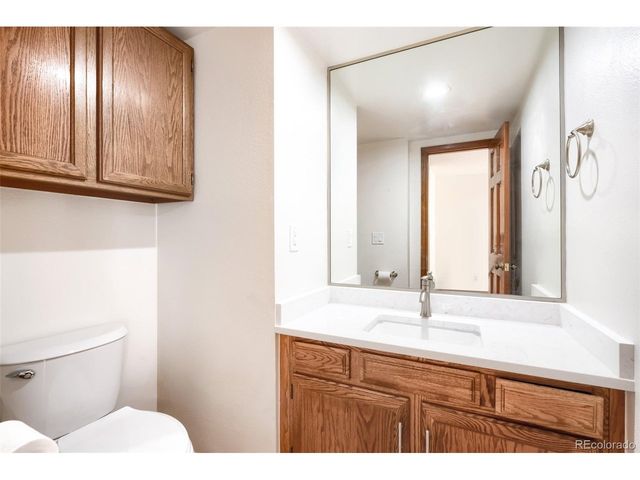 7605 Cove Cir, Centennial, CO 80122