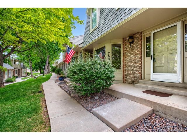 7605 Cove Cir, Centennial, CO 80122