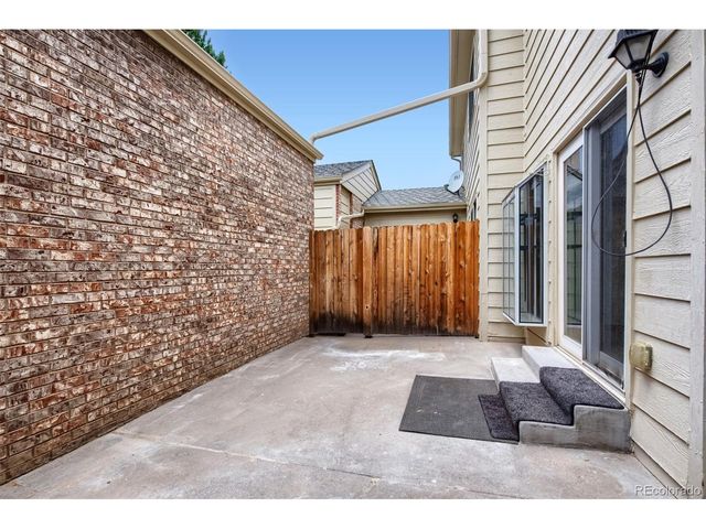 7605 Cove Cir, Centennial, CO 80122