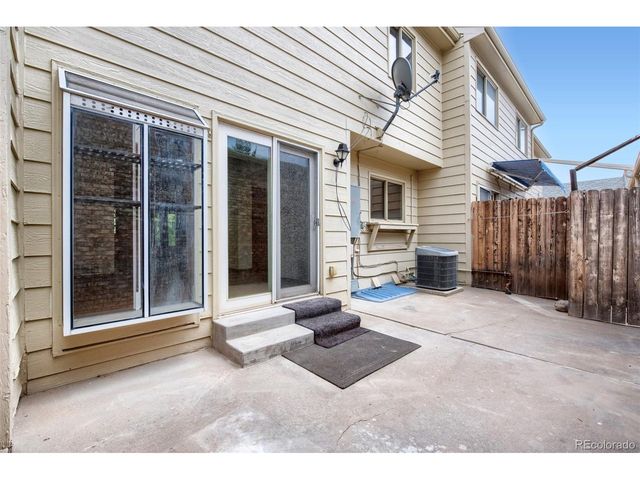 7605 Cove Cir, Centennial, CO 80122