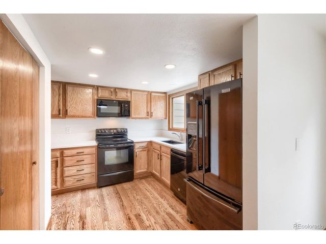 7605 Cove Cir, Centennial, CO 80122