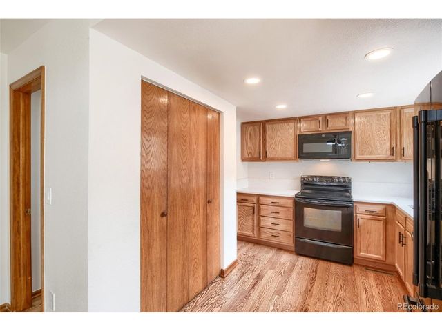 7605 Cove Cir, Centennial, CO 80122