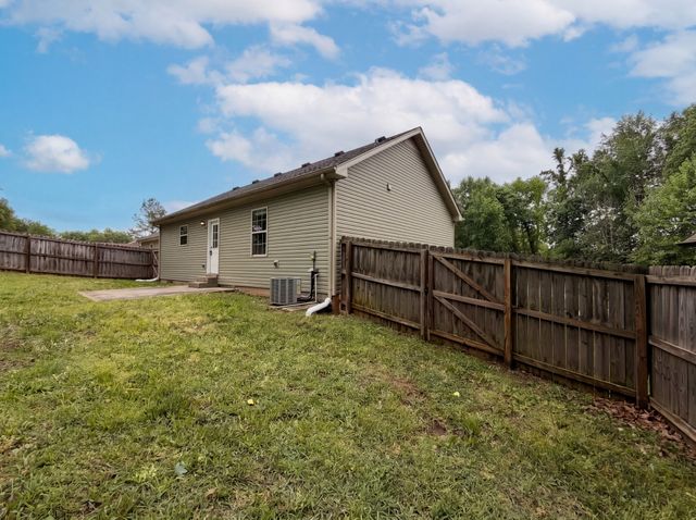 741 Inver Ln, Clarksville, TN 37042