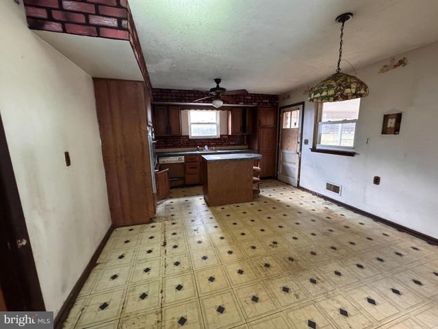 691 MEDIA LINE RD, Broomall, PA 19008