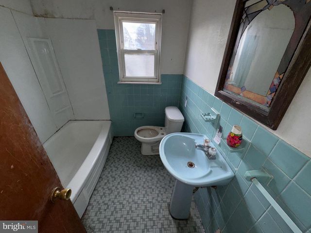 691 MEDIA LINE RD, Broomall, PA 19008