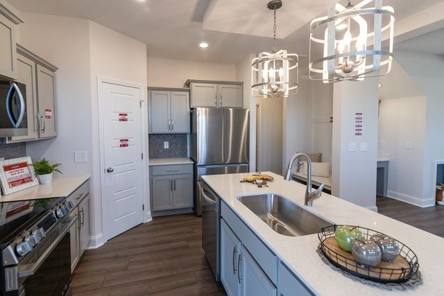 1037 Whispering Pines Way, Clarksville, TN 37043