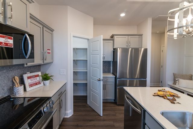 1037 Whispering Pines Way, Clarksville, TN 37043