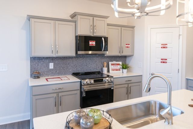 1037 Whispering Pines Way, Clarksville, TN 37043