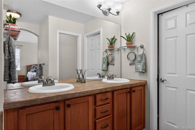 128 Canadian Crossing Drive, Longmont, CO 80504