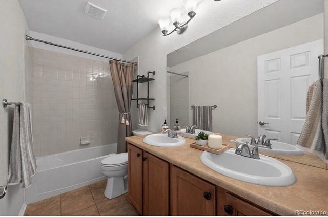 128 Canadian Crossing Drive, Longmont, CO 80504