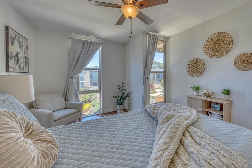 Image 18 of property listing at 451 Dela Vina Avenue 108, Monterey, CA 93940